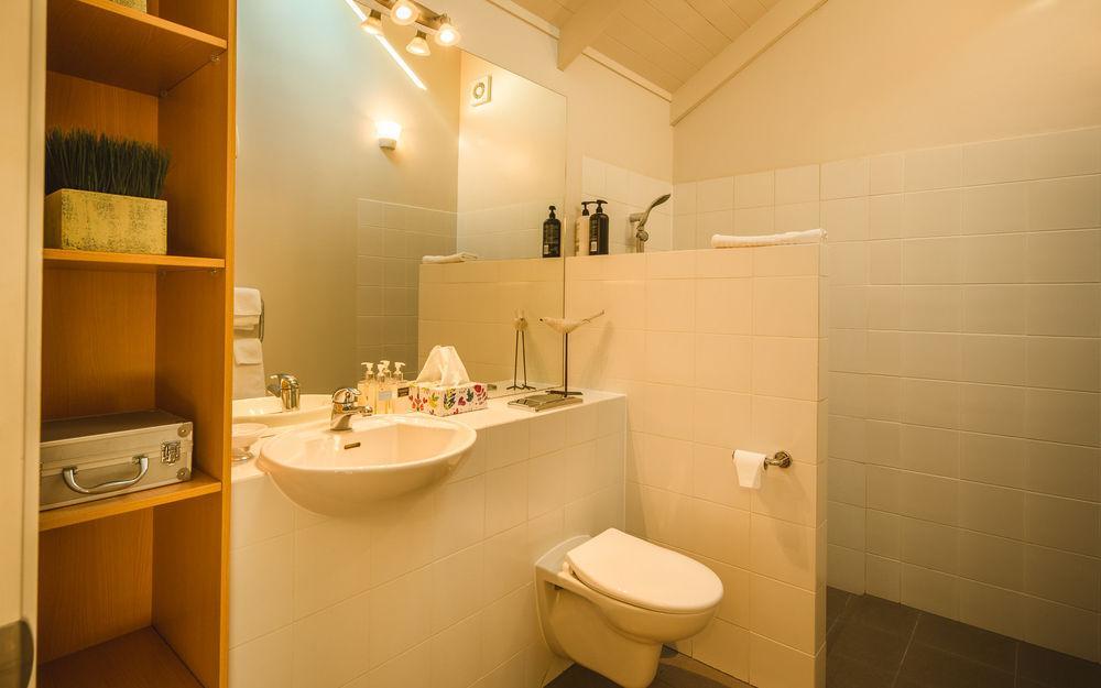 The Moorings Studio Apartments Oneroa Экстерьер фото